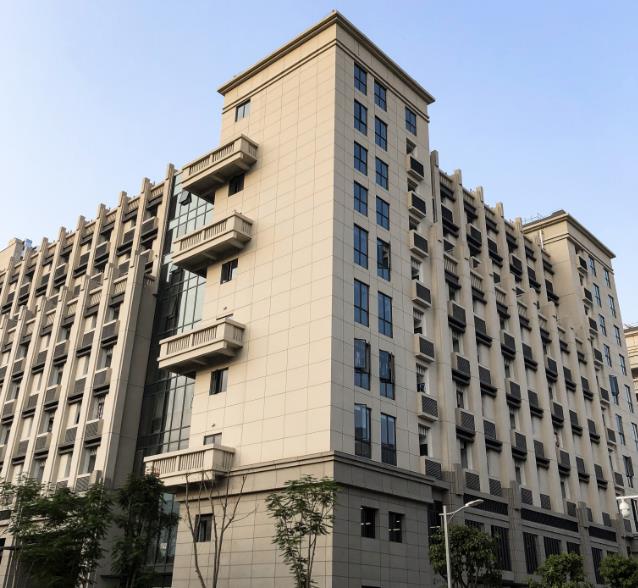 真石漆罩光面漆泛白怎么辦？